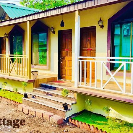 Asbii Cottage Bombaim Exterior foto